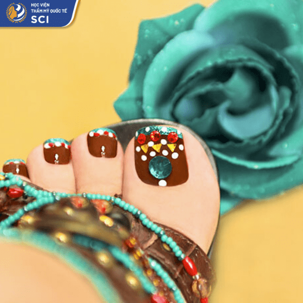 Mẫu móng chân 36: Bộ nail cực kỳ phù hợp với những nàng mê mẩn Bohemian style. - hoidapnails.com