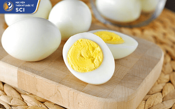 Trị mụn bằng trứng gà luộc có hiệu quả như lời đồn? - hoidapnails.com