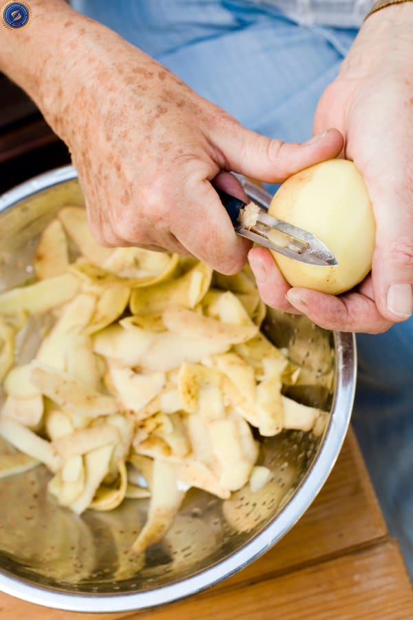 Công thức làm đẹp da hoàn hảo với khoai tây và dầu dừa - hoidapnails.com