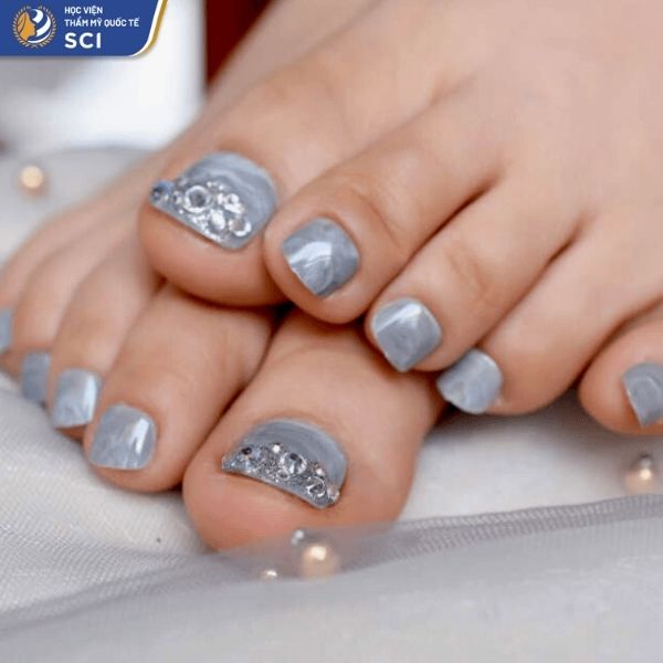 các mẫu sơn móng chân đẹp - hoidapnails.com