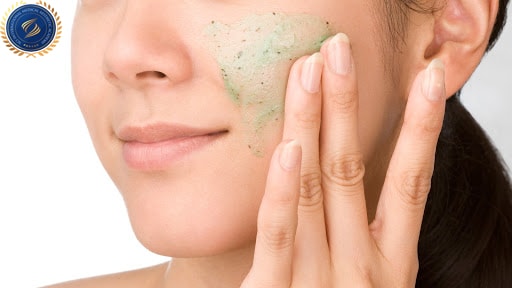 Tẩy da chết vào mùa đông giúp da mịn màng và để thẩm thấu dưỡng chất hơn - hoidapnails.com