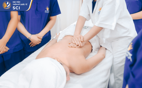 Massage Thụy Điển là một trong những kỹ thuật vật lý trị liệu nổi tiếng nhất ở các nước phương Tây - hoidapnails.com