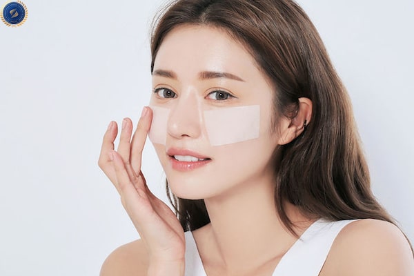 Chúng ta có thể sử dụng toner làm lotion mask để giúp cấp ẩm cho làn da tốt hơn - hoidapnails.com