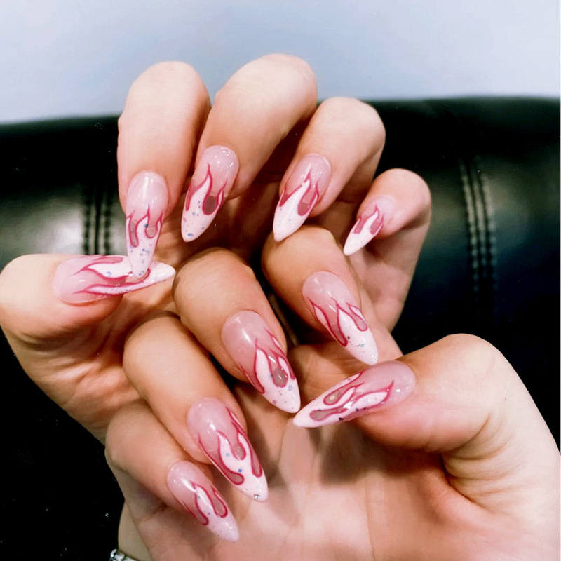 mẫu nail thiết kế 2023 hình ngọn lửa độc lạ 