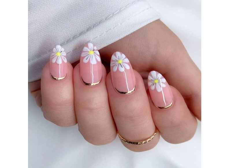 Top 10 mẫu nail hot trend cho chị em tuổi 35 không nên bỏ qua