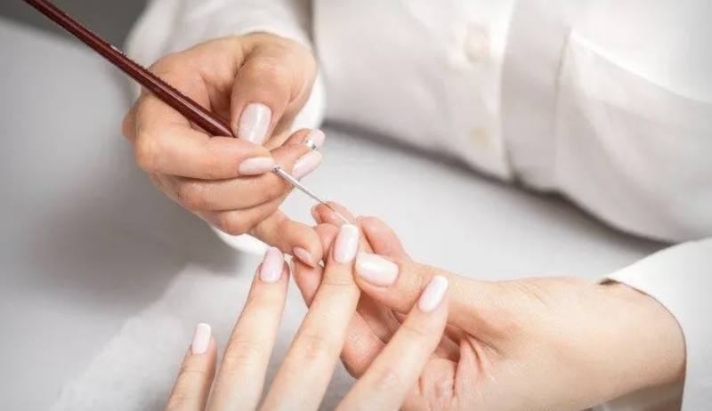 Vì sao nhiều bạn trẻ lựa chọn học nghề nail?