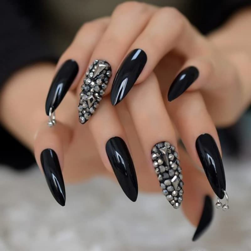 Top 5 mẫu nail nhọn sang chảnh cho các chị em gái