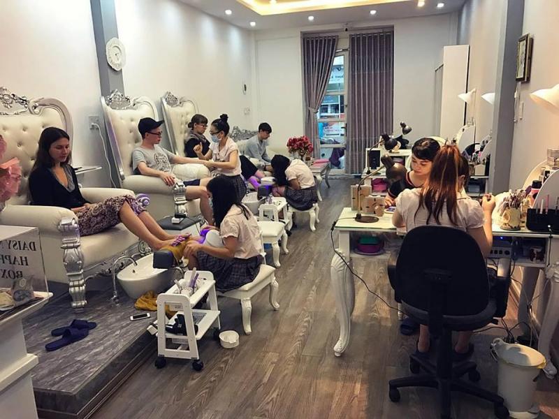 Những cách thu hút khách hàng đến tiệm nail của mình