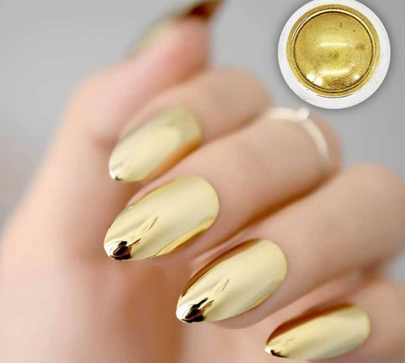 Tại sao mẫu nail tráng gương màu vàng gold lại được yêu thích như vậy?