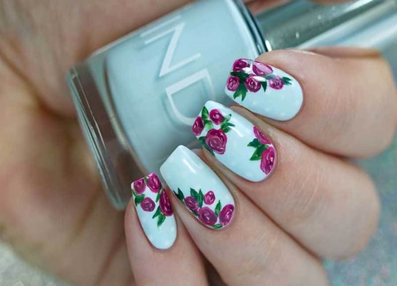 Có nên lựa chọn mẫu nail hoa hồng hay không?