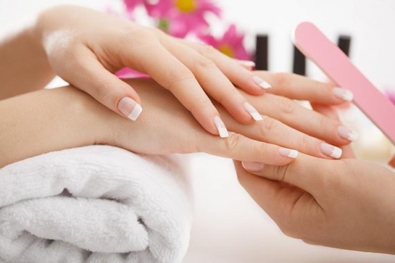 Làm nail ở Anh lương bao nhiêu? Làm nail ở Anh có khó không?